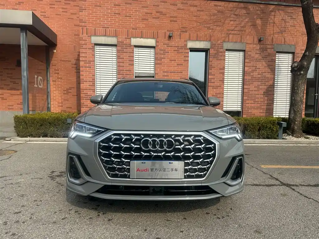 Audi Q3 2024 35 TFSI Fashion Sport фото 2