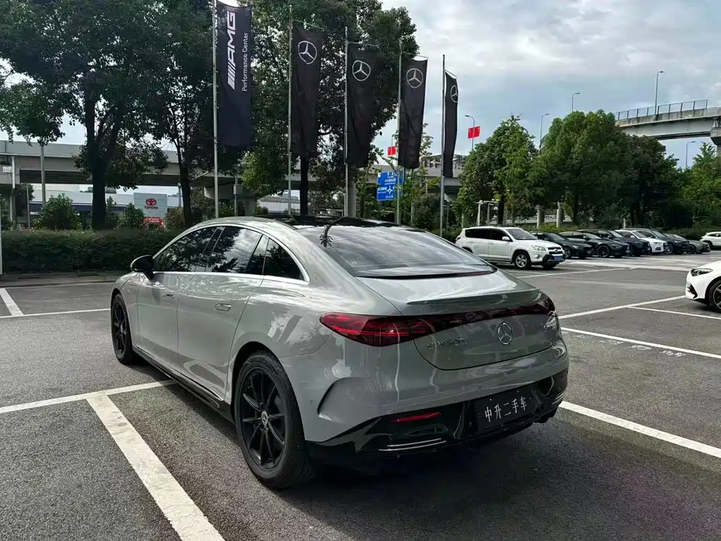 Фото 8 - Mercedes-Benz EQE