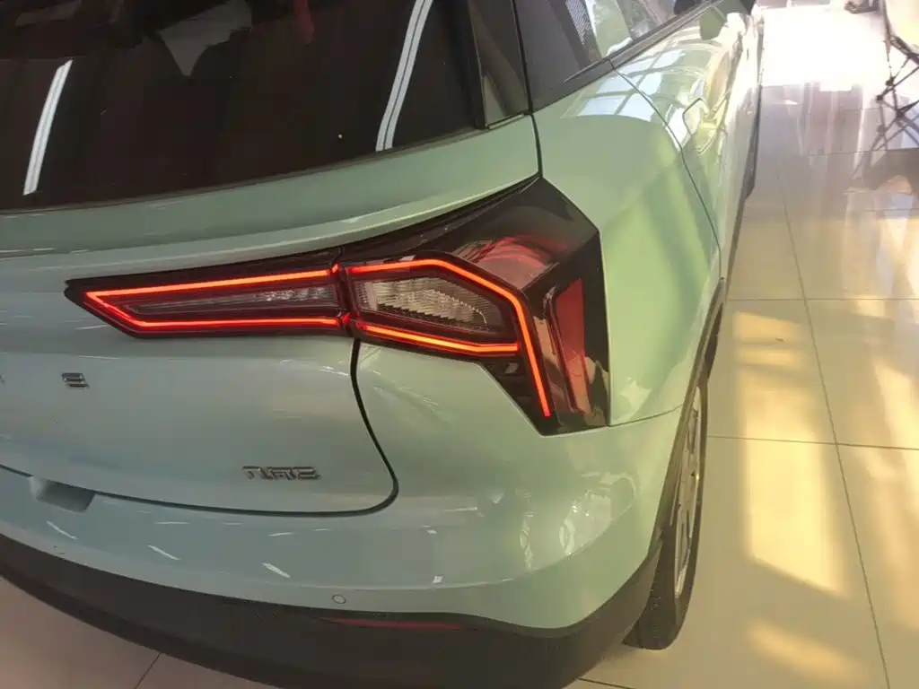 Фото 8 - Geely Geometry E Firefly