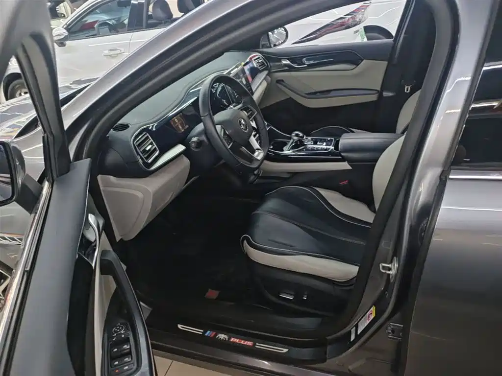 BYD Qin PLUS 2021 DM-i 55KM Flagship фото 16