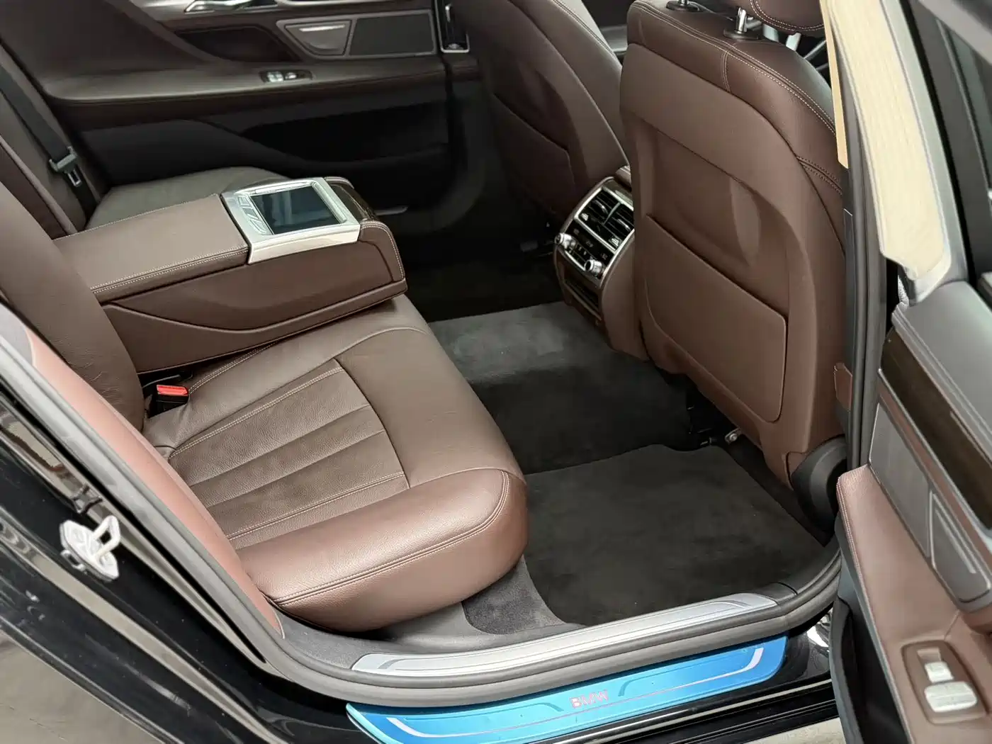BMW 7 Series 2016 730Li Luxury фото 7