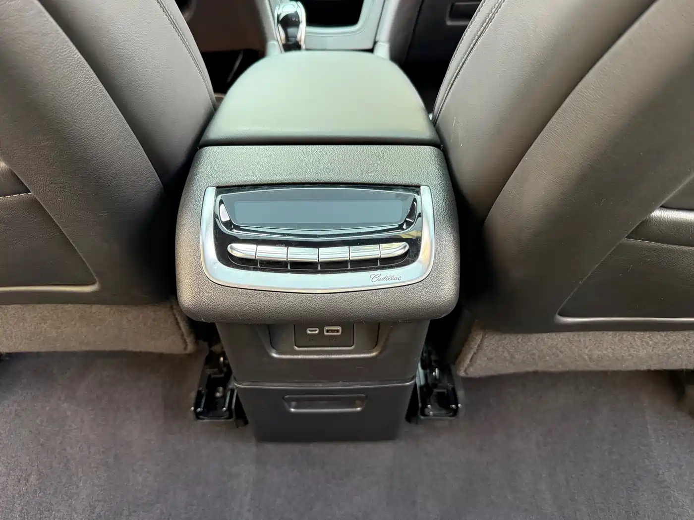 Cadillac XT6 2020 28T 6-Seater AWD Platinum Sport Edition фото 31