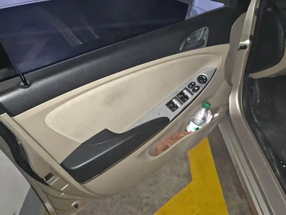 Hyundai Verna 2014 1.4L Automatic Smart GLS фото 7