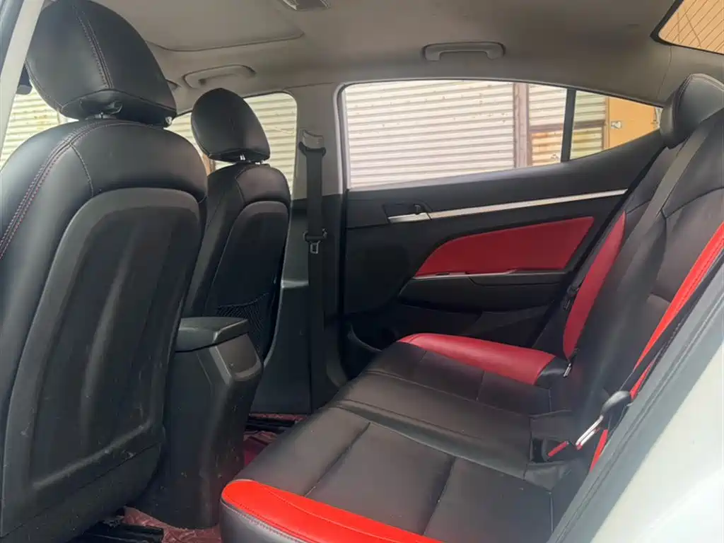 Hyundai Elantra 2016 Model 1.6L Automatic Smart Elite фото 21