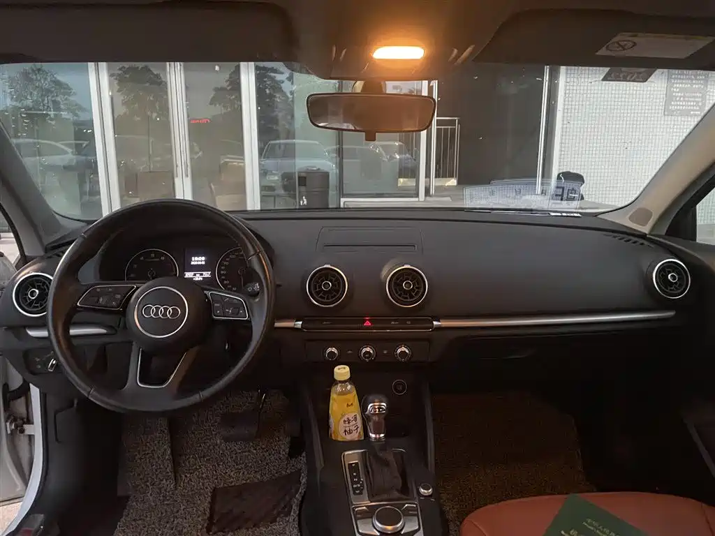 Audi A3 2018 30th Anniversary Limousine 35 TFSI Progressive фото 5