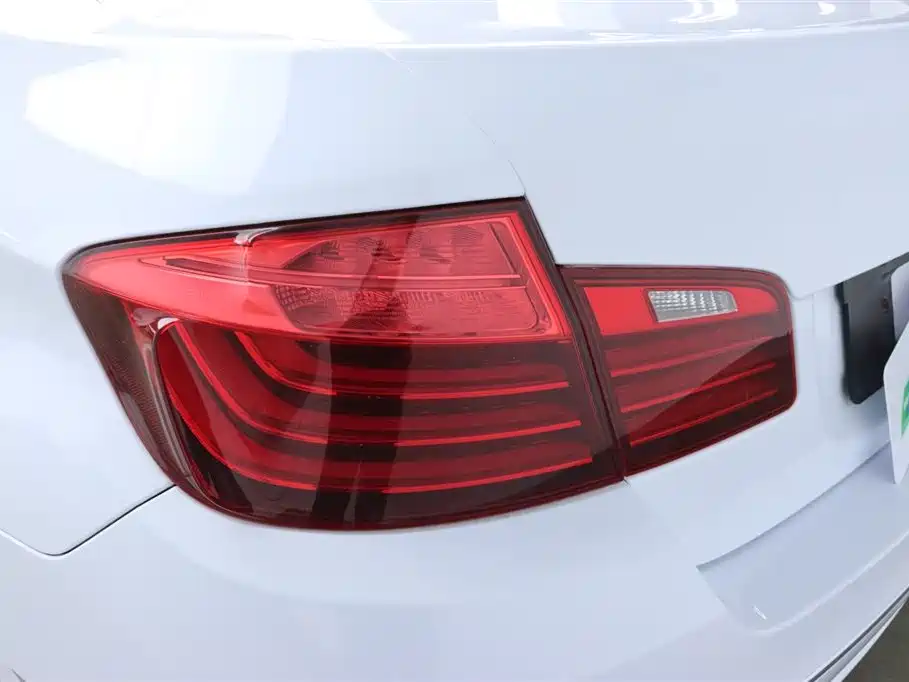 BMW 5 Series 2014 520Li Elegance фото 34