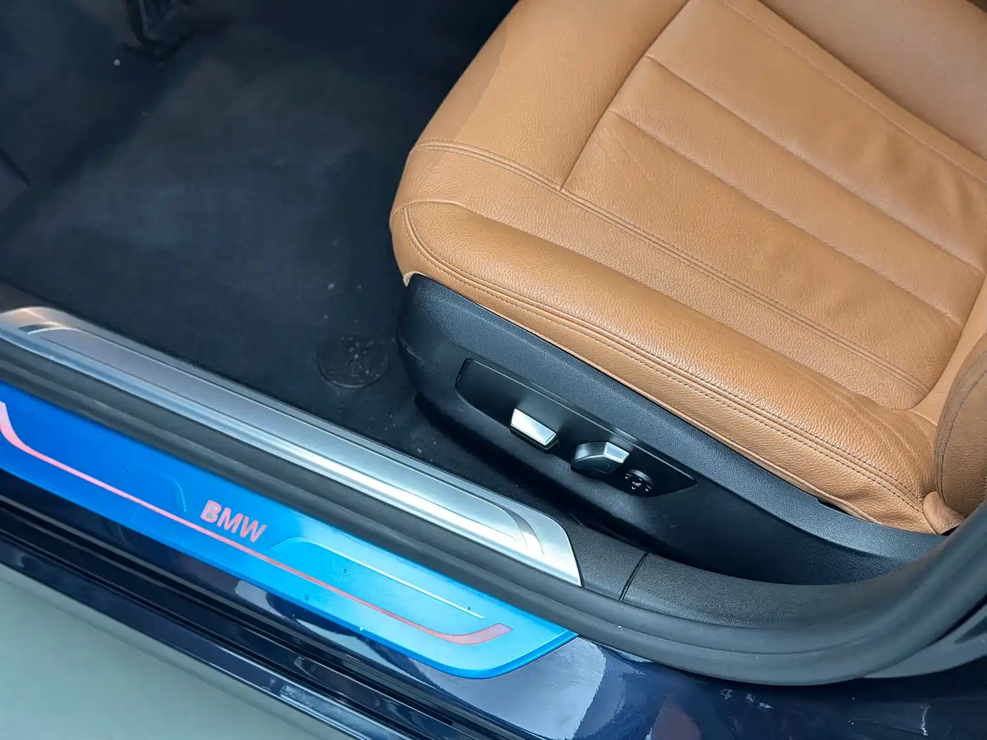 BMW 7 Series 2016 730Li Leading фото 18