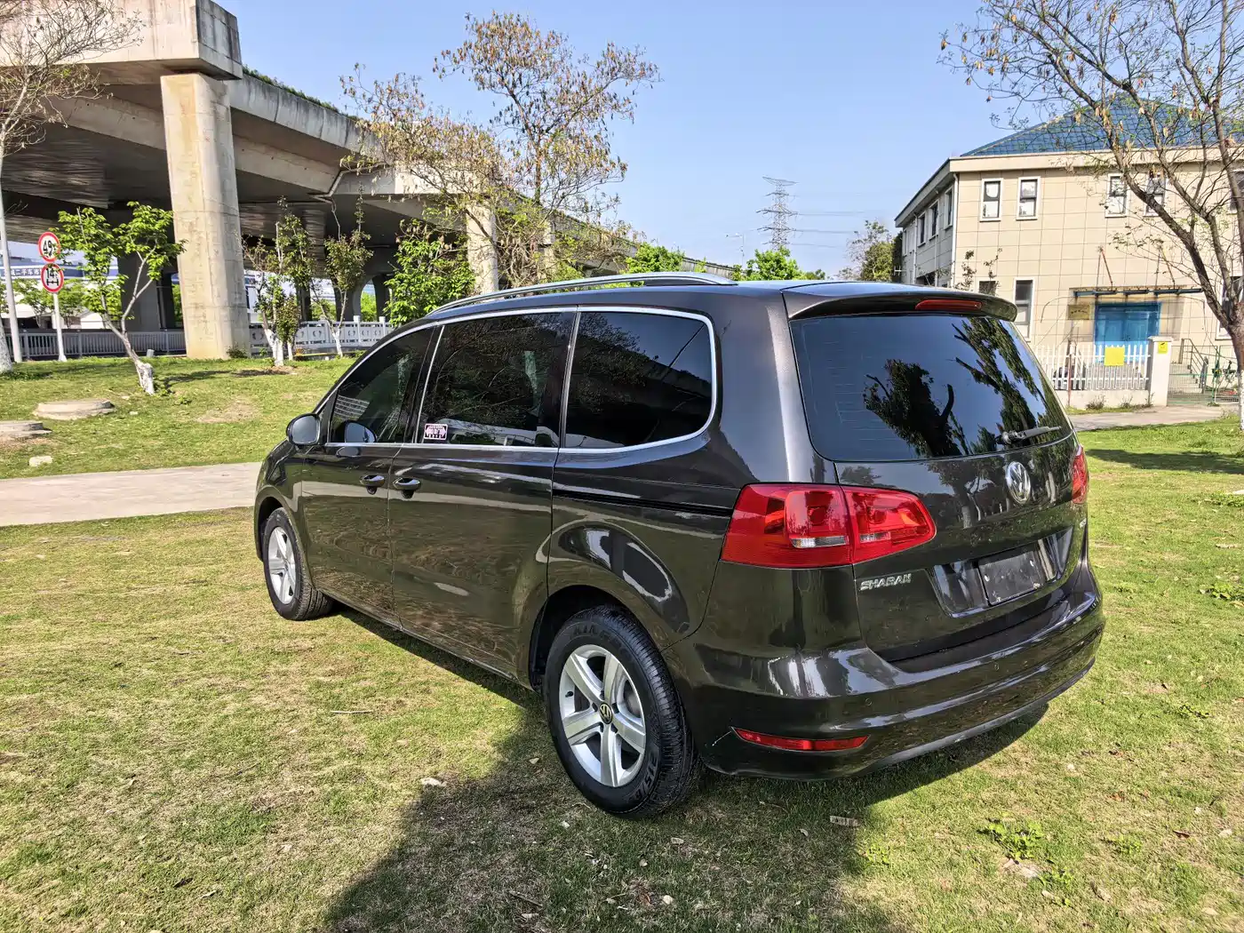 Volkswagen Sharan 2013 1.8TSI Comfort фото 5