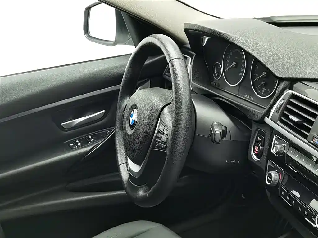 BMW 3 Series 2016 320Li Progressive фото 22