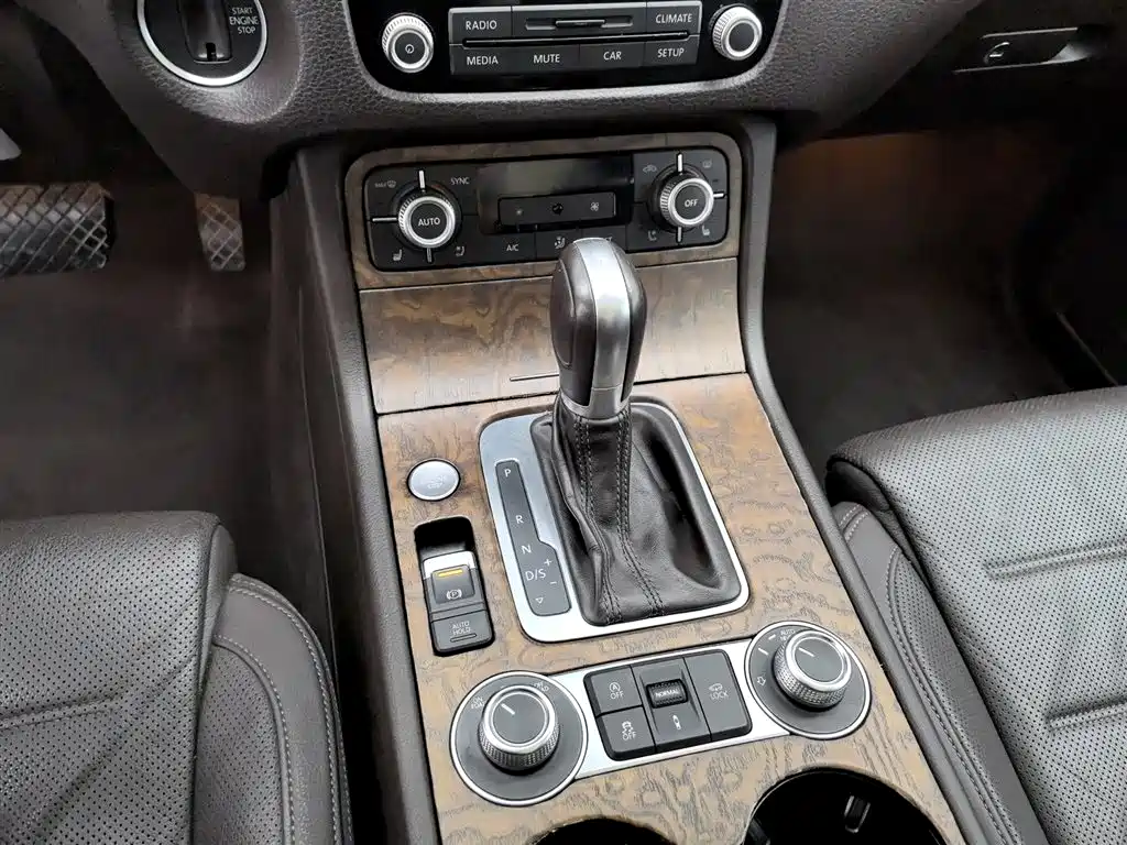 Volkswagen Touareg 2017 3.0TSI Explorer Edition фото 13
