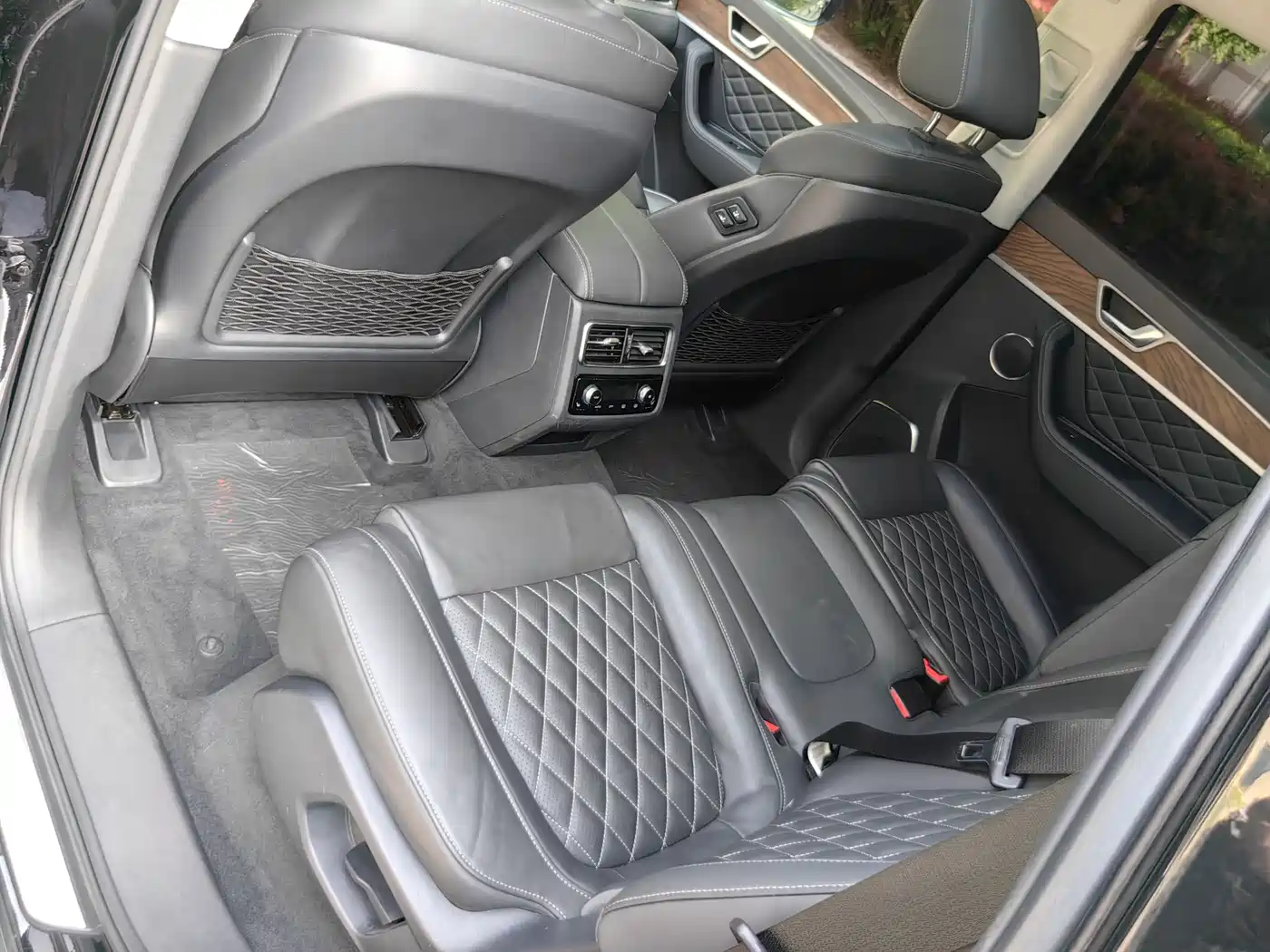 Hongqi HS7 2019 3.0T Automatic 4WD Smart Connection Flag Smooth Edition фото 17