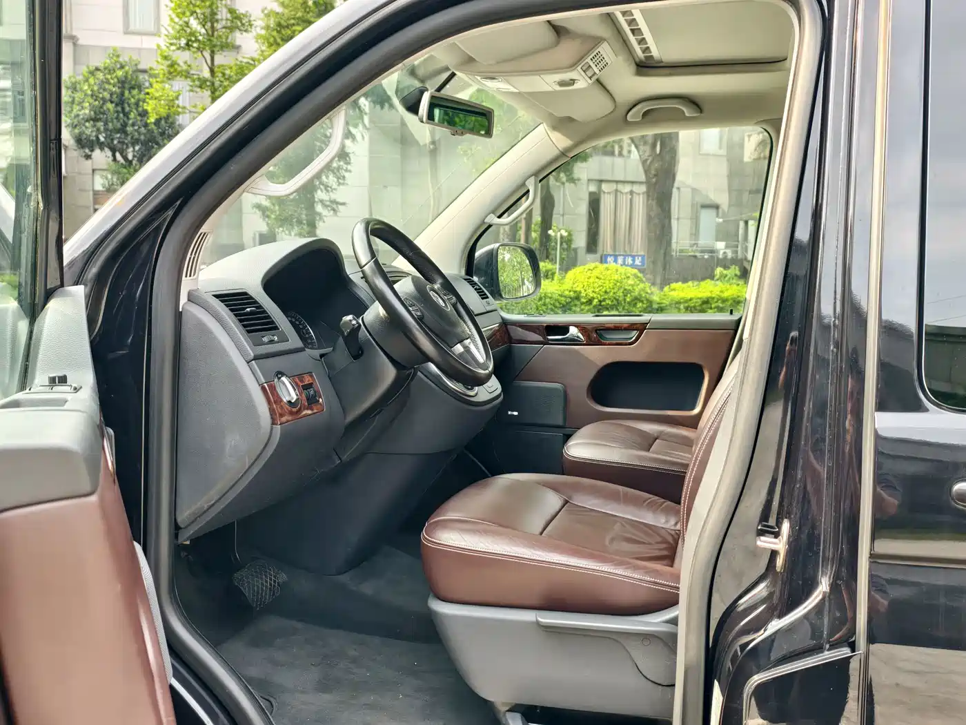 Volkswagen Multivan 2013 2012 2.0TSI 2WD Business Edition
