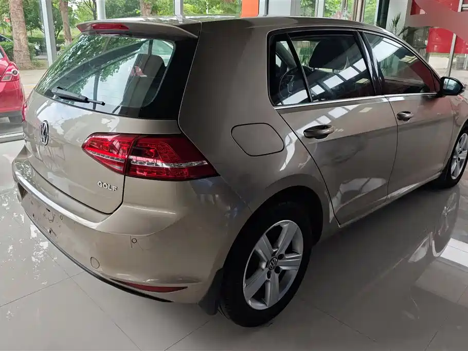 Volkswagen Golf 2016 1.6L Automatic Comfort фото 3
