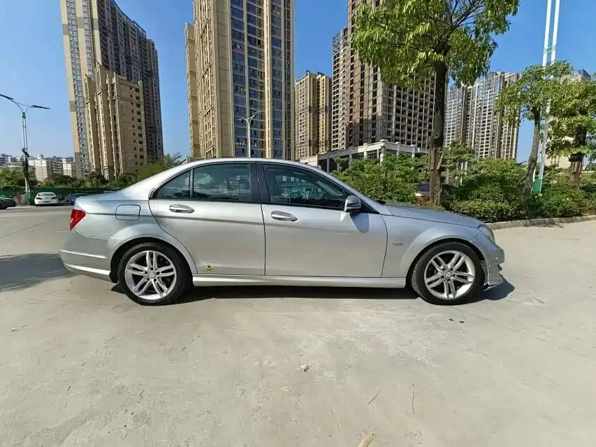 Фото 4 - Mercedes-Benz C-Class