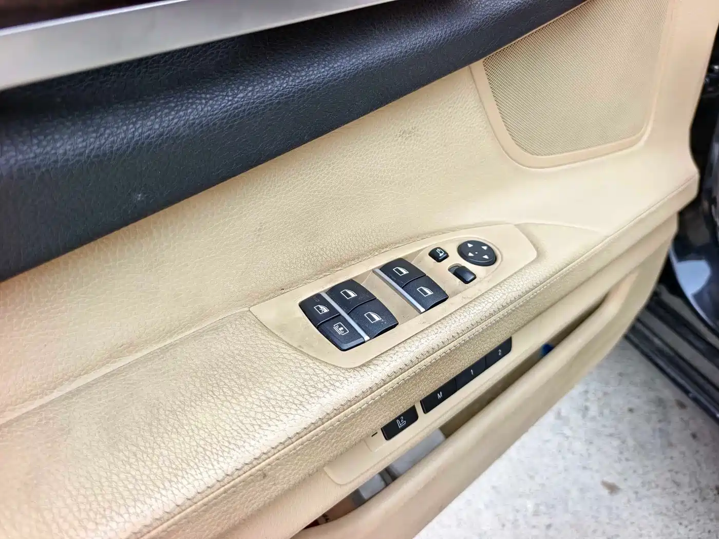 BMW 7 Series 2009 730Li Leading фото 11