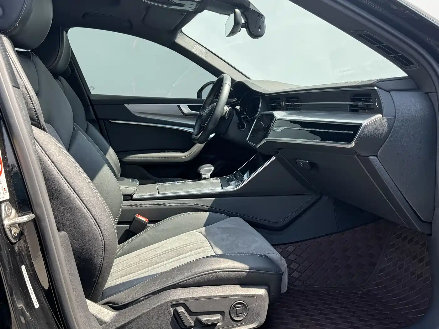Audi A6L 2022 45 TFSI quattro Premium Dynamic фото 9