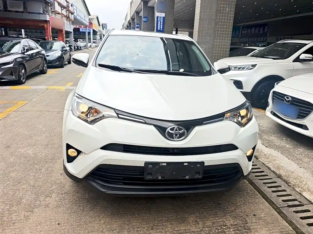 Toyota RAV4 Rongfang 2016 2.0L CVT 2WD Trend (China V) фото 3