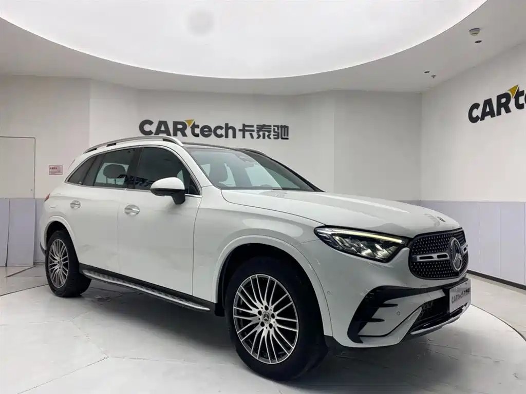 Mercedes-Benz GLC 2023 GLC 300 L 4MATIC Sport 5-Seater фото 2