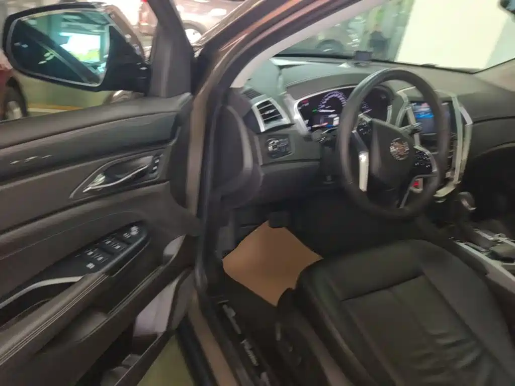 Photo 16 - Cadillac SRX