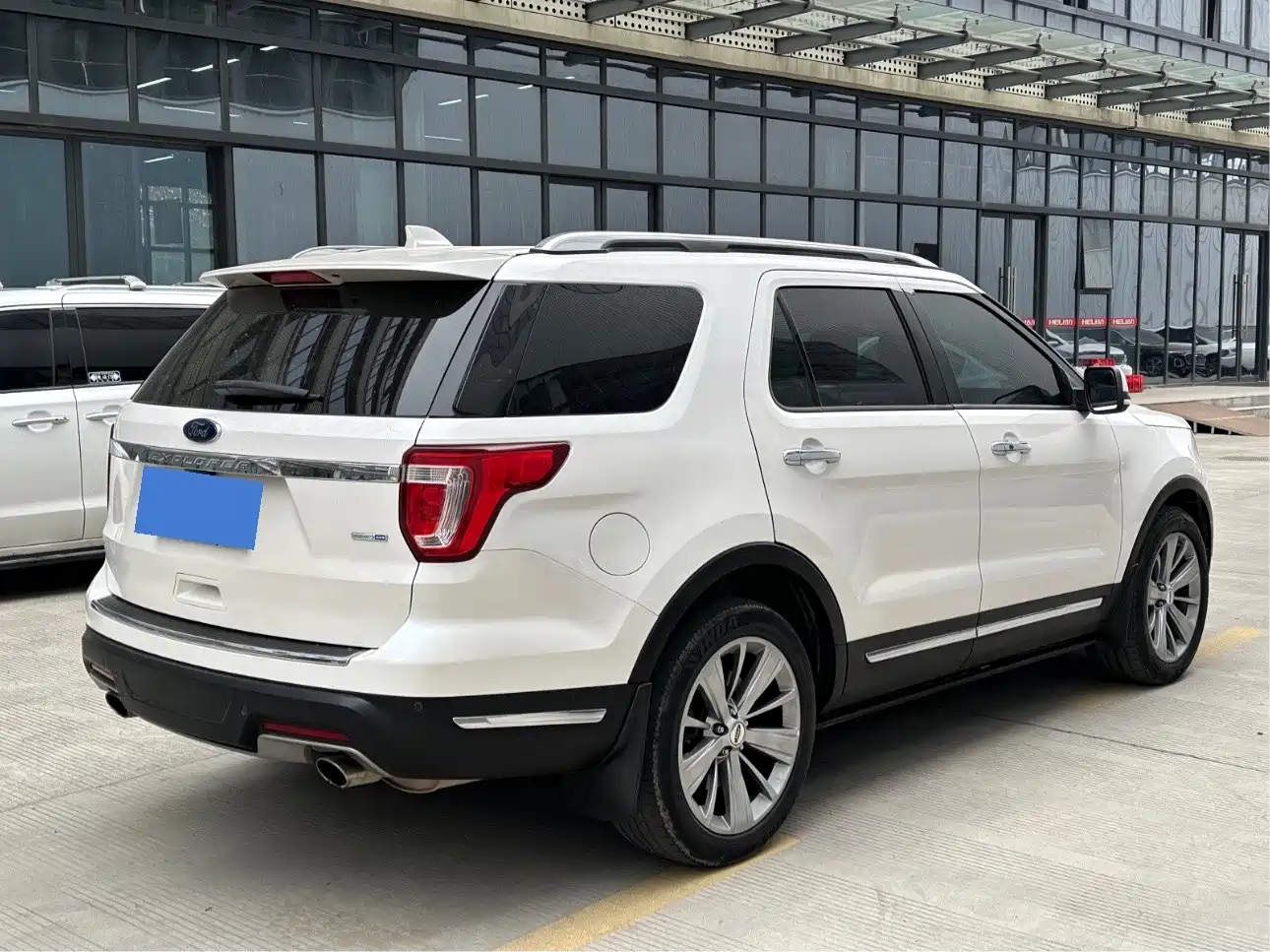 Ford Explorer (Import) 2018 2.3T Elite Edition фото 6