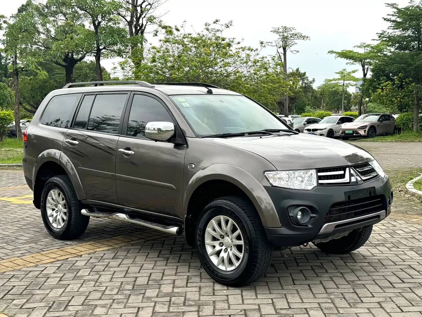 Mitsubishi Pajero Sport 2013 3.0L AWD Executive фото 3