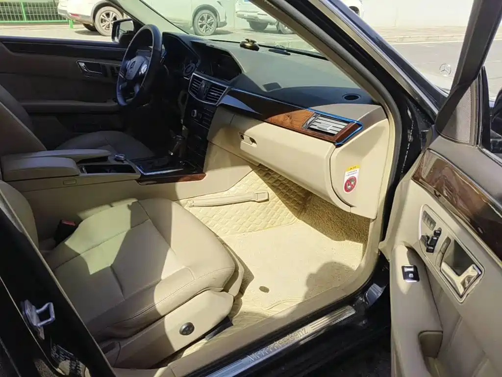 Mercedes-Benz E-Class 2011 2011 E 200 L CGI Elegance