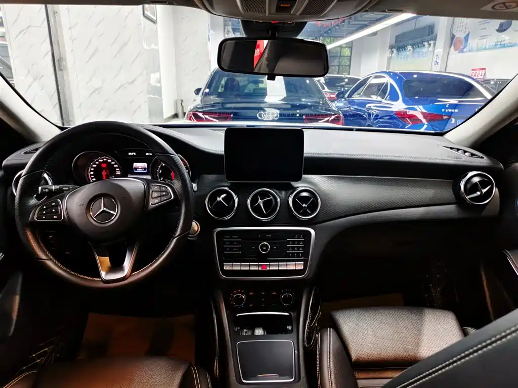 Mercedes-Benz GLA 2017 GLA 220 4MATIC Fashion фото 11