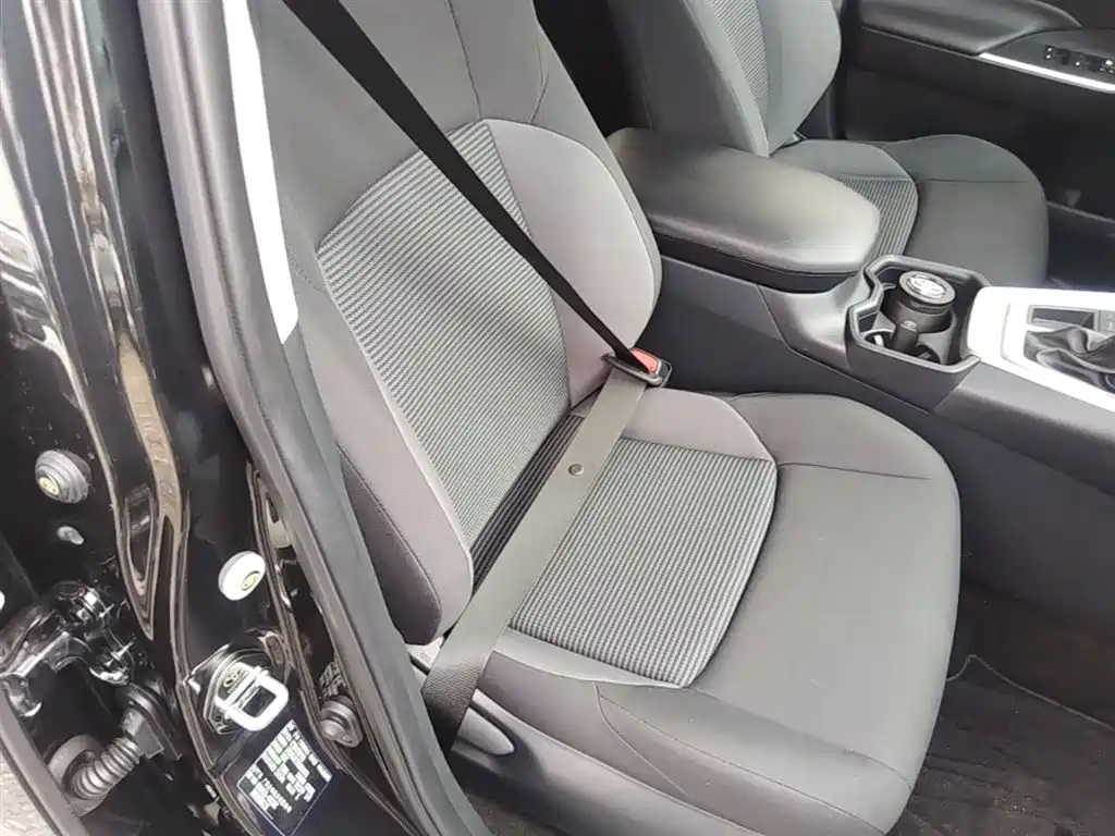Toyota Wildlander 2022 2.0L CVT FWD Leading Edition фото 25