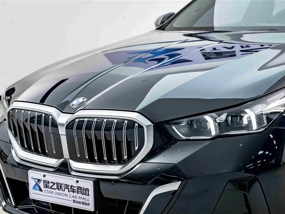 BMW 5 Series 2024 525Li M Sport Package фото 4