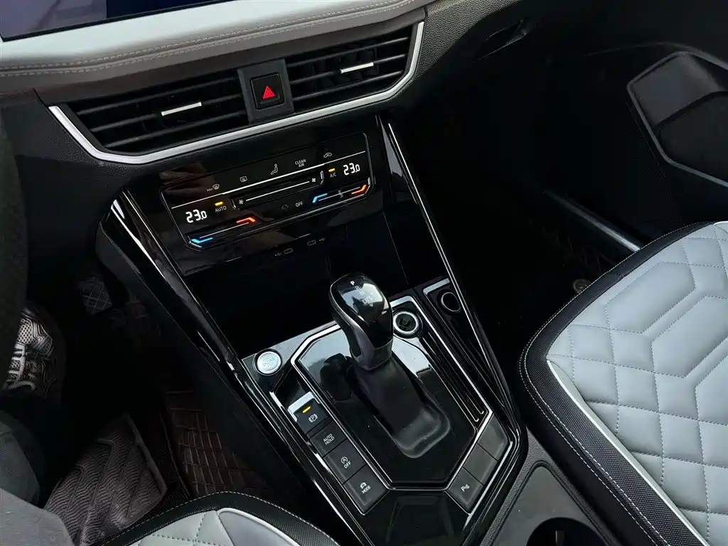 Volkswagen Tayron 2023 280TSI 2WD Luxury Plus Advanced Edition фото 16