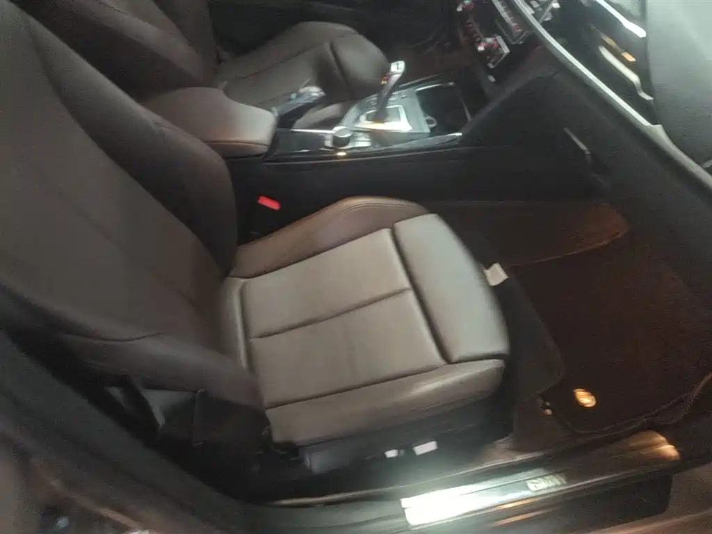 BMW 3 Series 2018 320Li Fashion Style фото 25