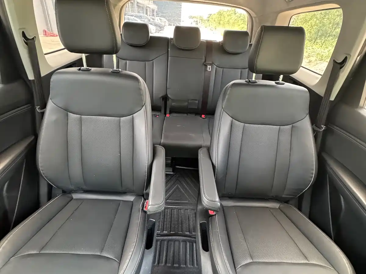 Wuling Motors Wuling Jiachen 2023 2022 1.5L Manual Joy Elite