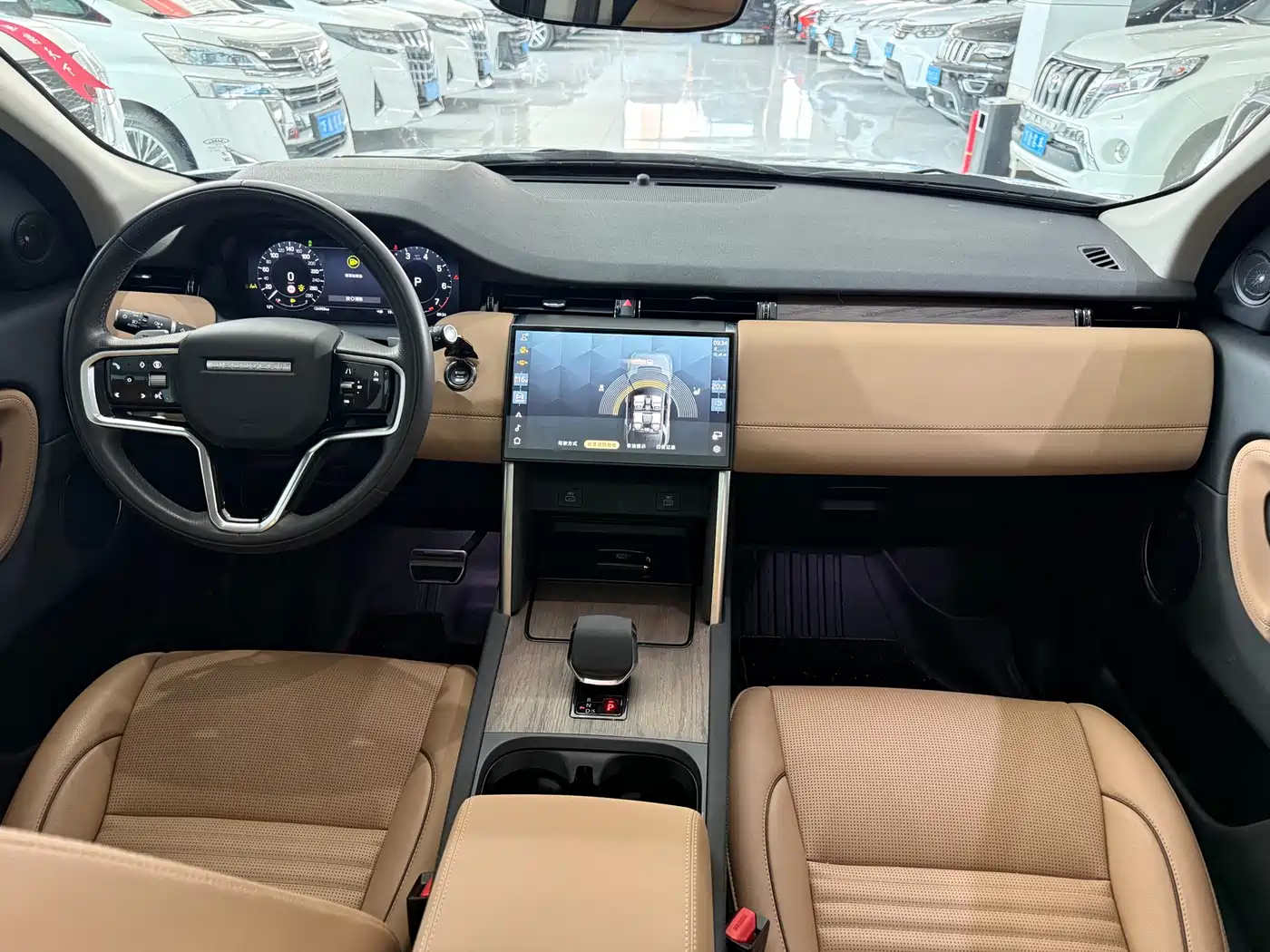 Land Rover Discovery Sport 2024 Performance Technology Edition фото 12