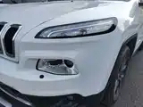 صورة 24 - Jeep Cherokee