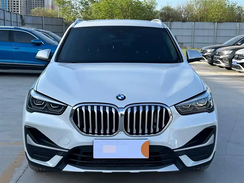 BMW X1 2022 sDrive20Li Fashion фото 2
