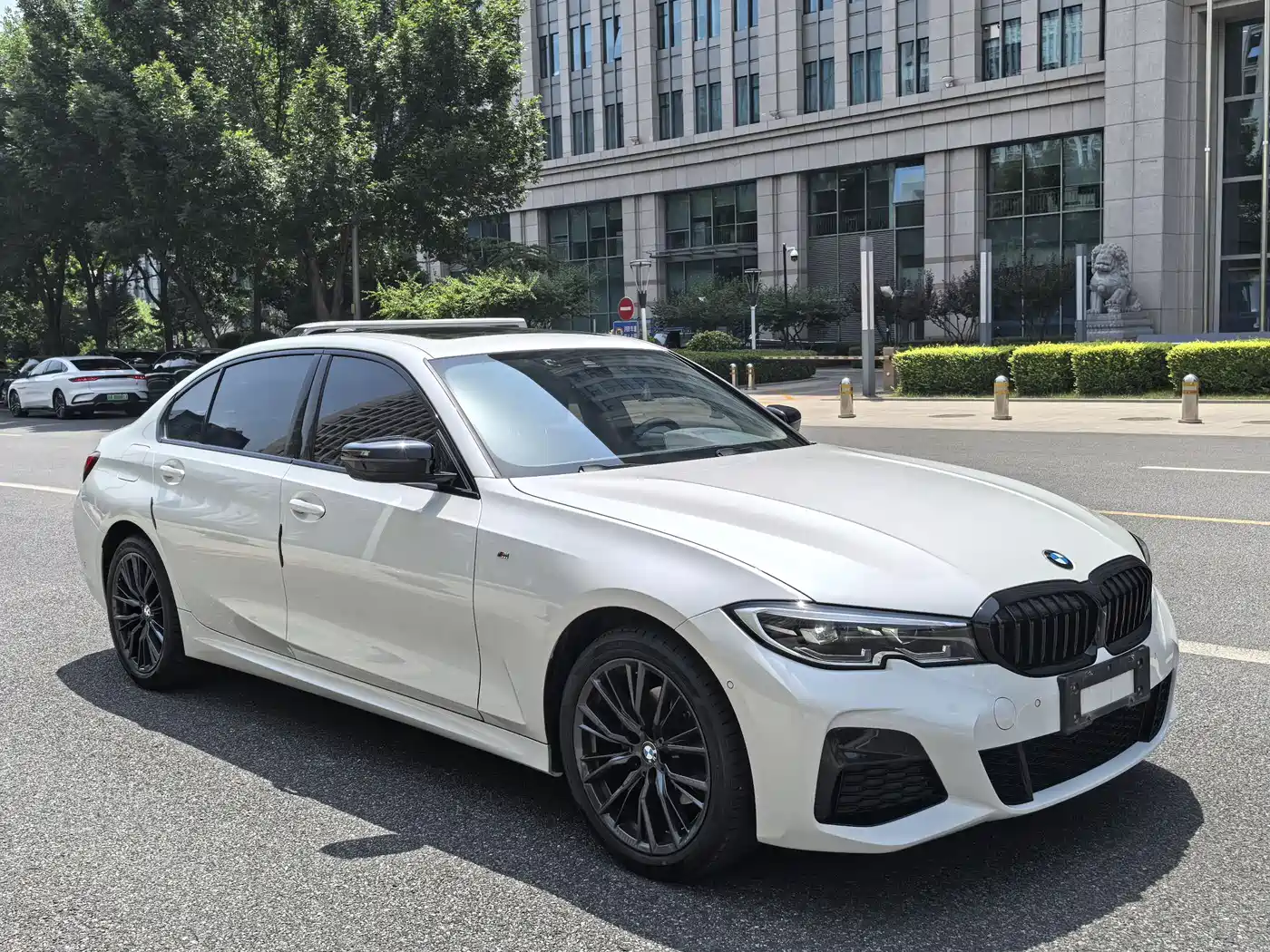 BMW 3 Series 2022 325Li M Sport Shadow Edition фото 7