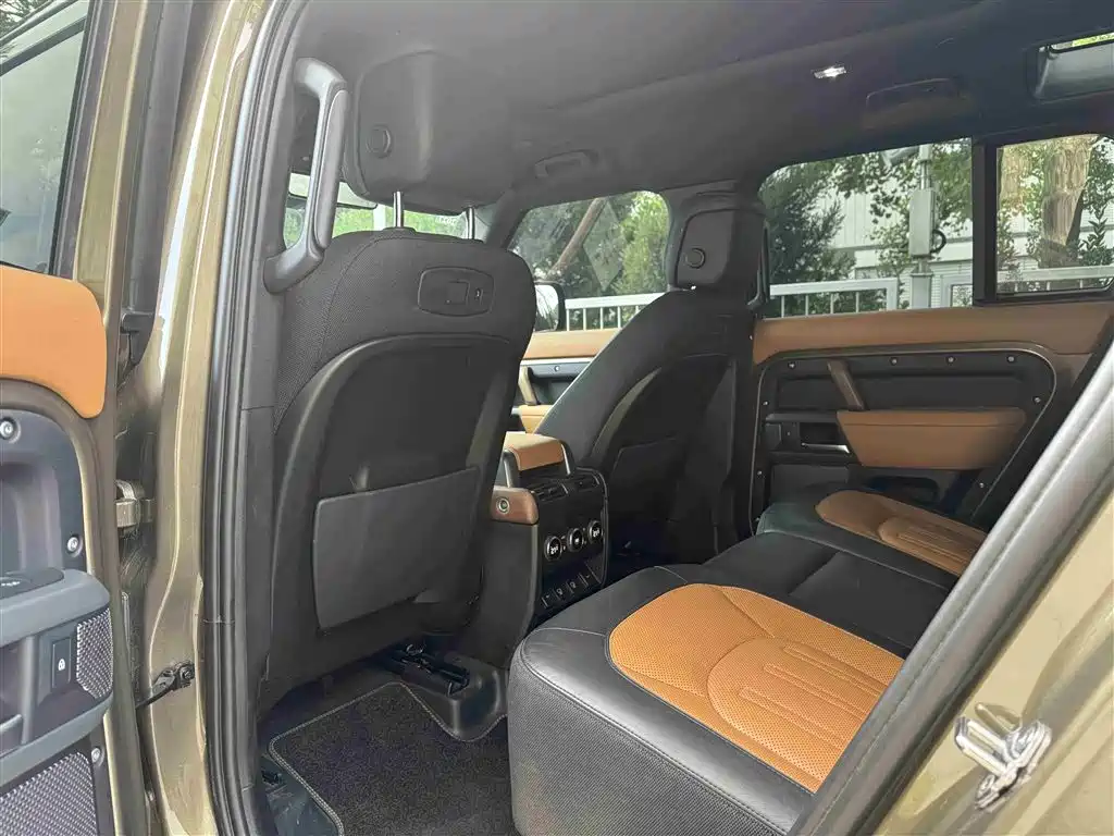 Land Rover Defender 2021 110 P400 X фото 8