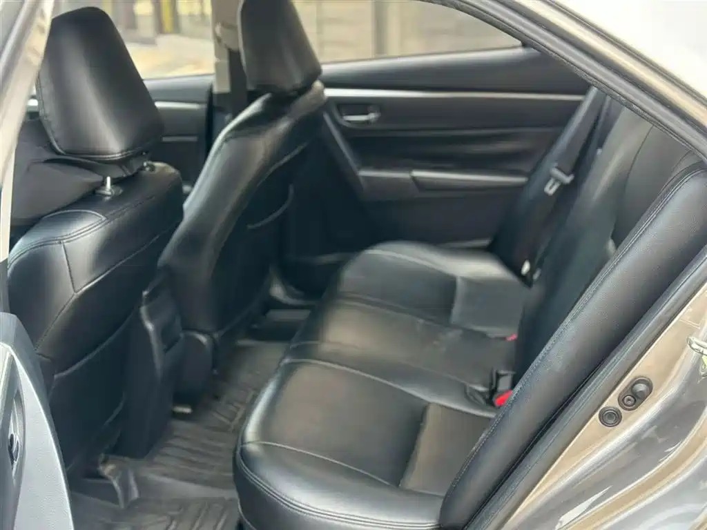Toyota Corolla 2019 Hybrid 1.8L E-CVT GL-i Pioneer Edition фото 6