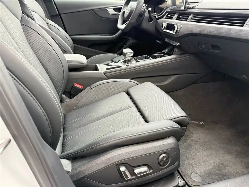 Audi A4L 2024 40 TFSI Luxury Dynamic фото 6