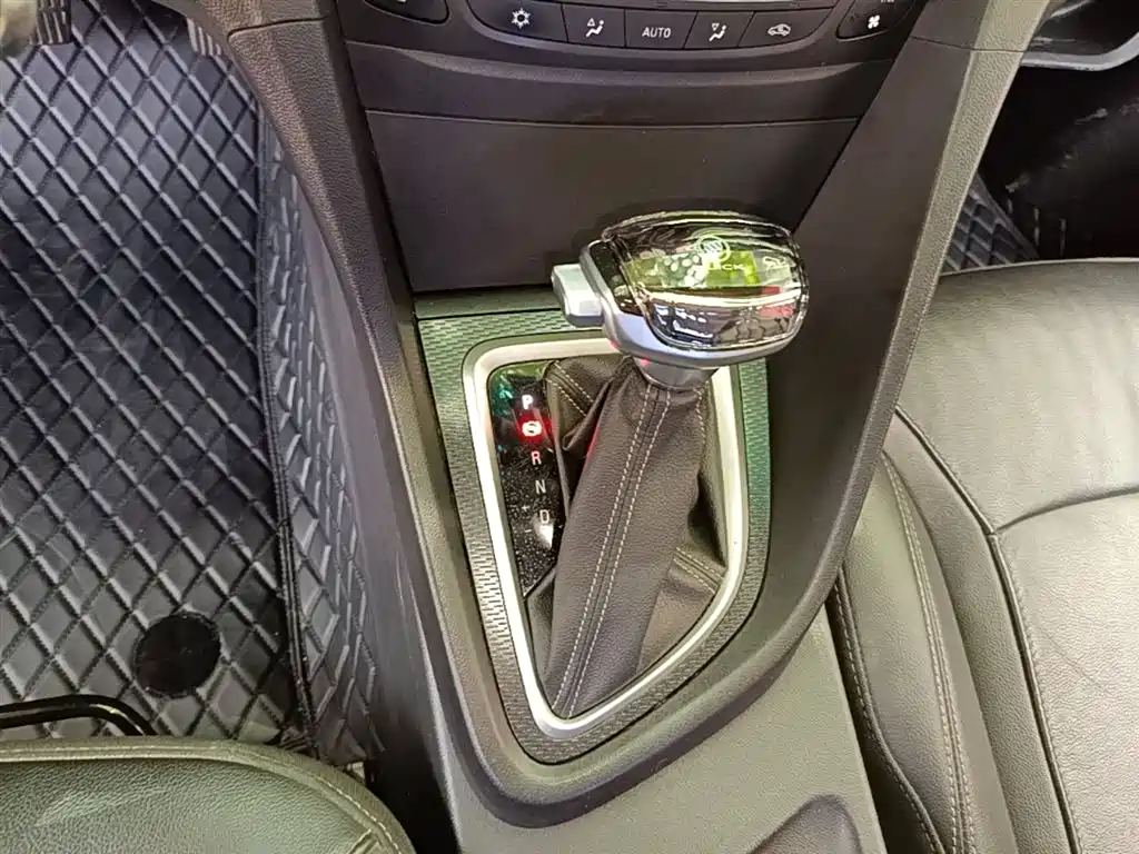 Buick Excelle 2019 18T Auto Connected Elite China VI фото 14