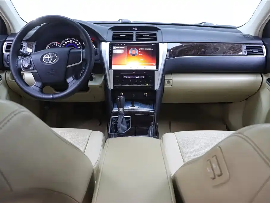 Toyota Camry 2016 2.0G 10th Anniversary Leading Edition фото 27