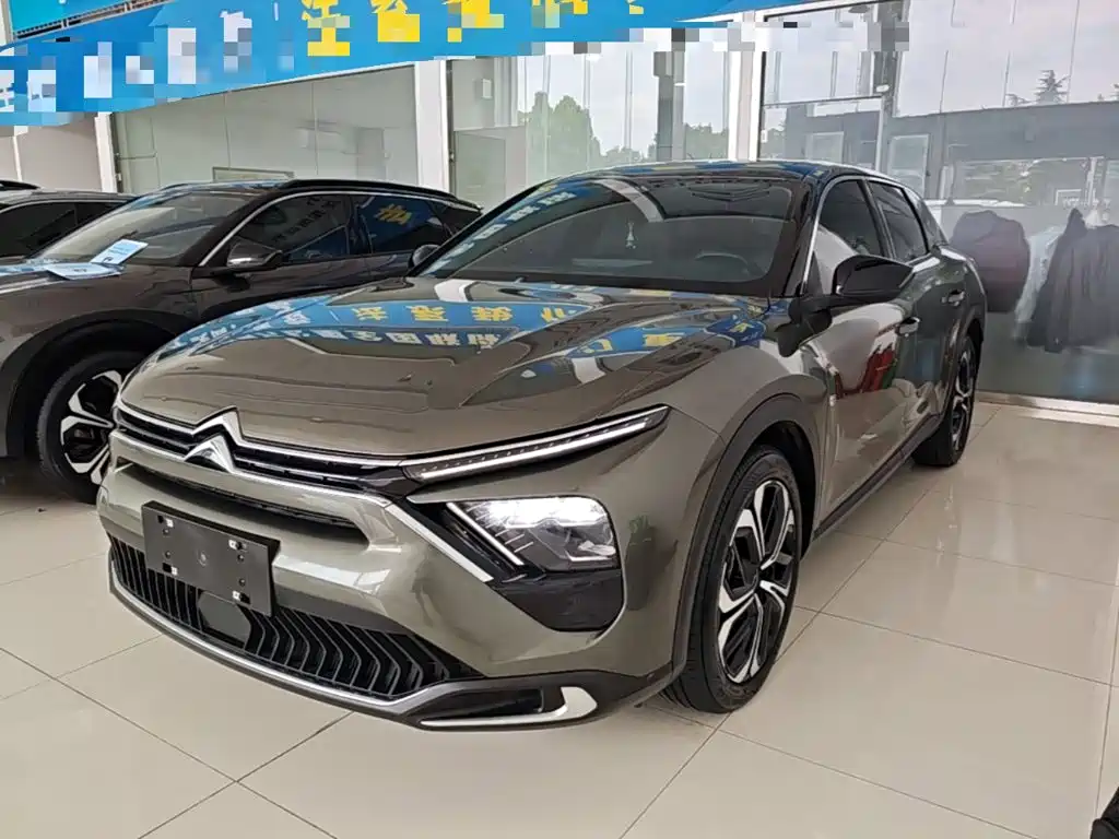 Citroën Versailles C5 X 2024 2021 1.6T Momentum Extraordinary