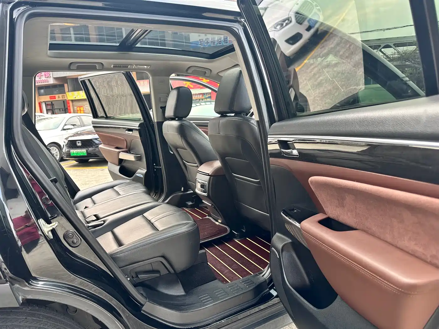 GAC Trumpchi Trumpchi GS8 2017 320T 2WD Luxury Smart Connect (7-seater) фото 9