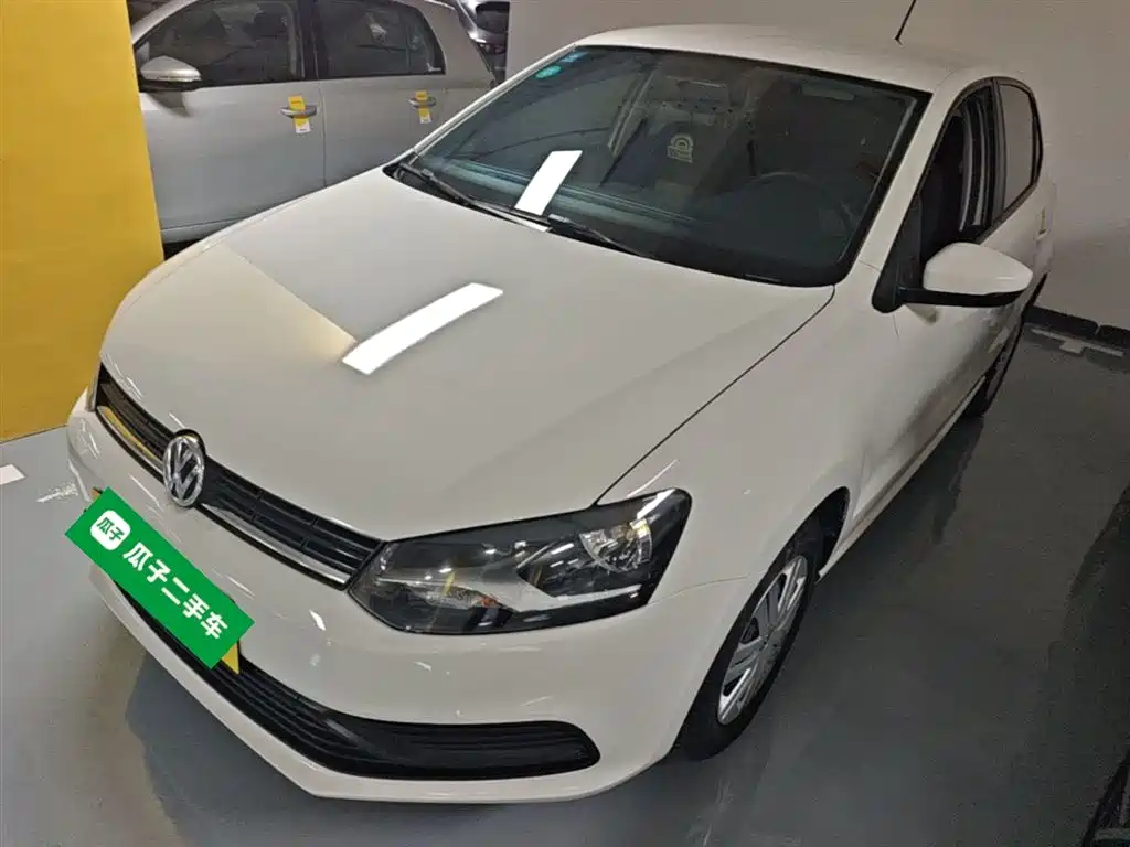 Volkswagen Polo 2016 1.4L Automatic Trend фото 2