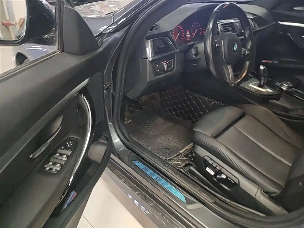 BMW 3 Series GT 2020 320i M Sport Package фото 15