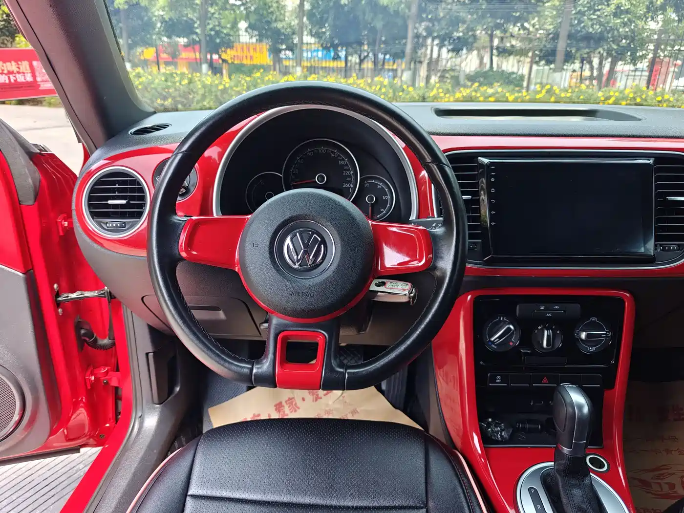 Volkswagen Beetle 2017 180TSI Enjoy фото 8