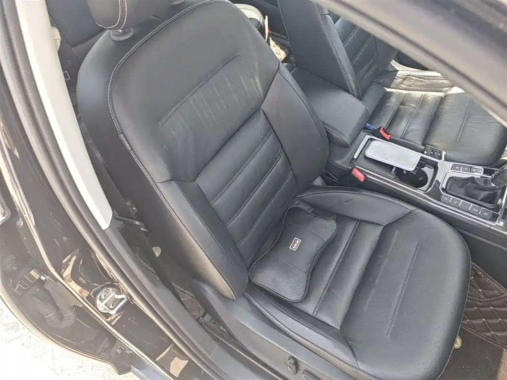 Volkswagen Passat 2017 330TSI DSG Luxury фото 25