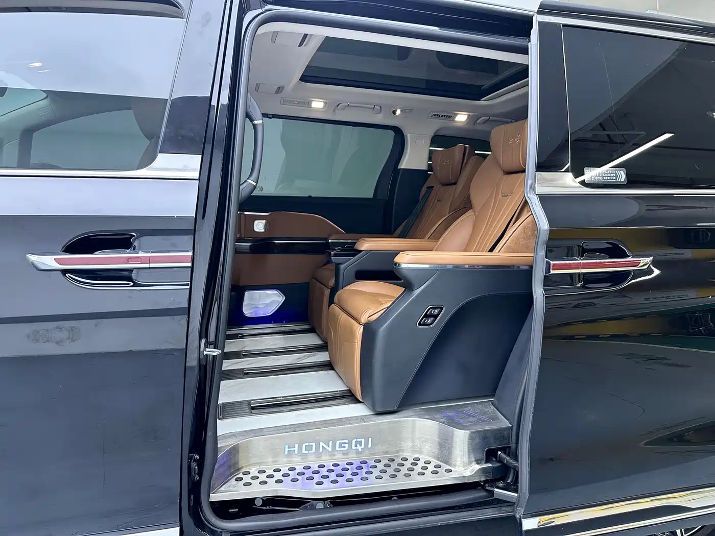Hongqi HQ9 2023 2.0T Smart Connect Flag Smooth Edition фото 8