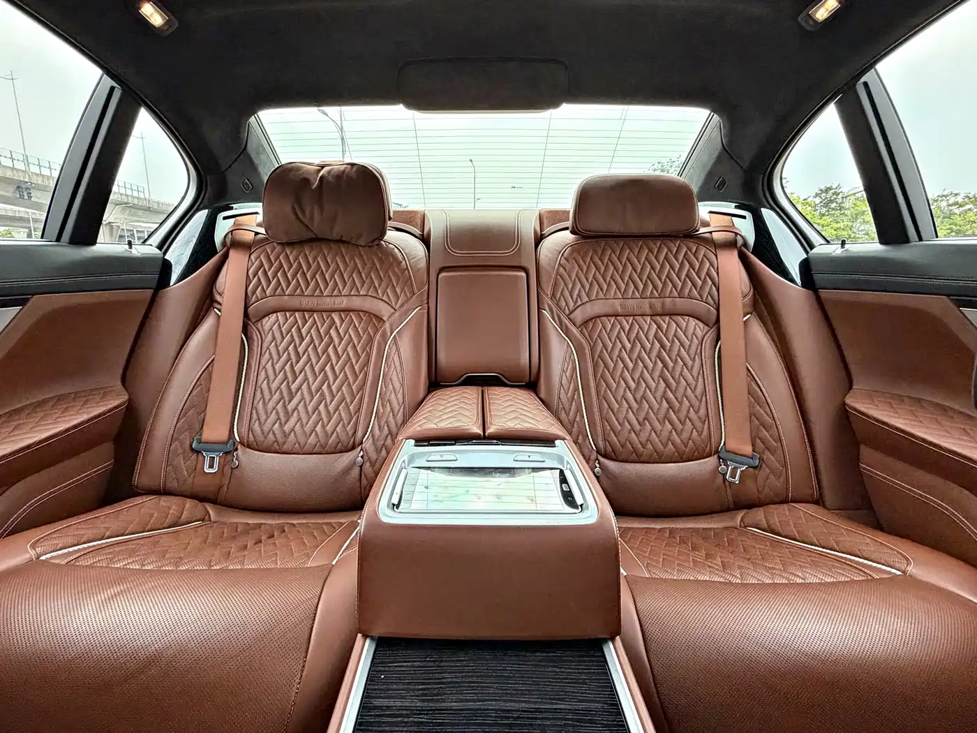 Photo 12 - BMW 7 Series