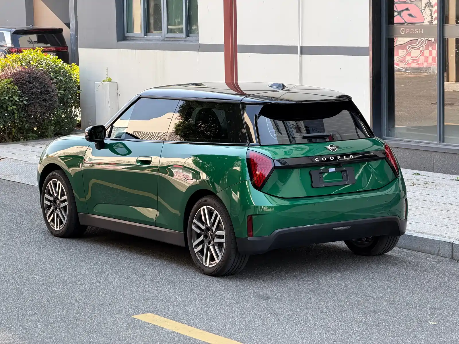 Фото 8 - MINI Electric MINI COOPER
